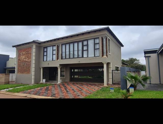 5 BEDROOM HOUSE FOR SALE IN THE ORCHARDS